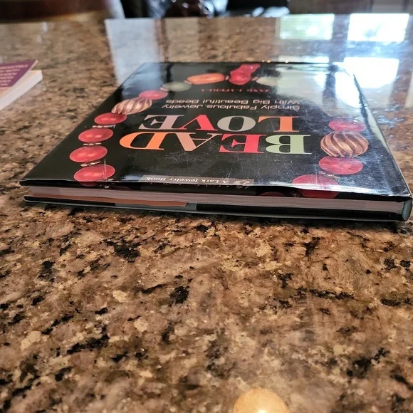 SOLD - 3/$25 ✨️ Set of 2 Beaded Jewelry Books - Picture 13 of 13